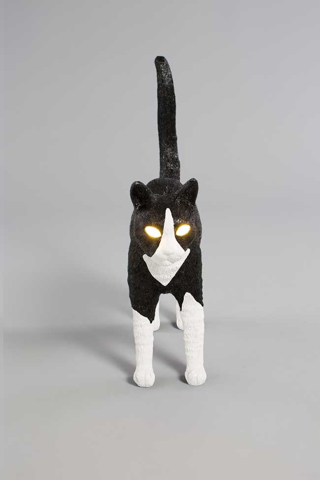 black and white cat lamp in minimal design
