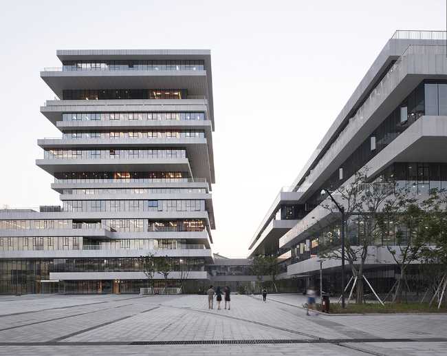 spazio pubblico urbano università in Cina