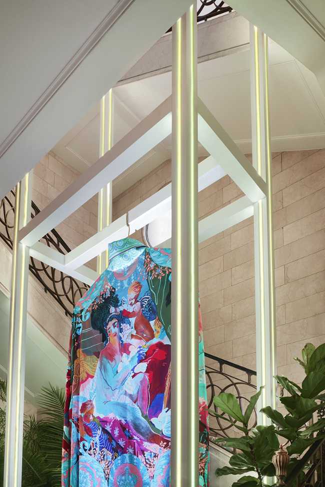 Versace Home Collection: une vision contemporaine aux couleurs vives