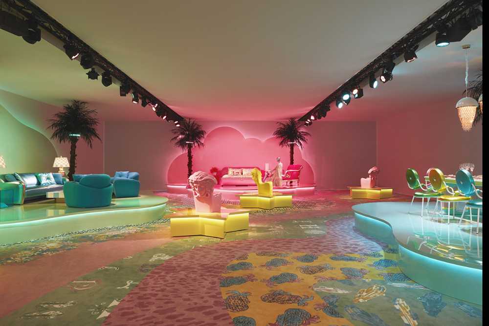 書 CASA VERSACE: LIVING WITH ART Vogue's Photographs of Gianni Versace's Casa Casuarina | Vogue