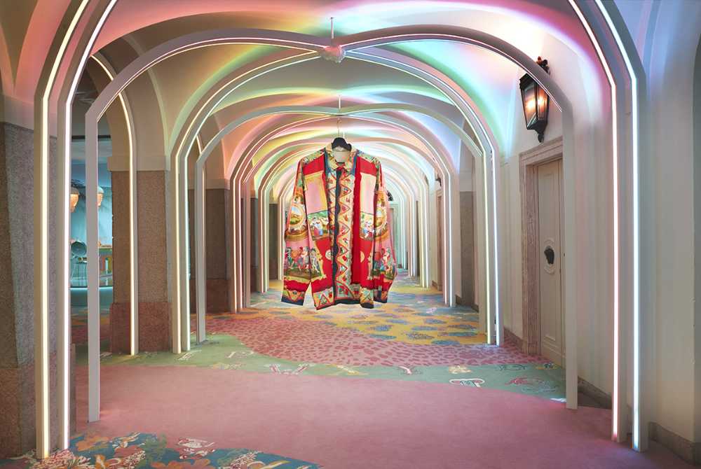 Versace Home Collection: une vision contemporaine aux couleurs vives