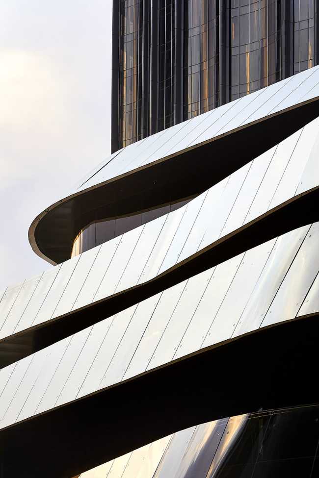 dettaglio rivestimento torri in vetro