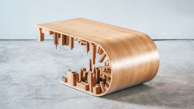 tavolo in legno skyline città