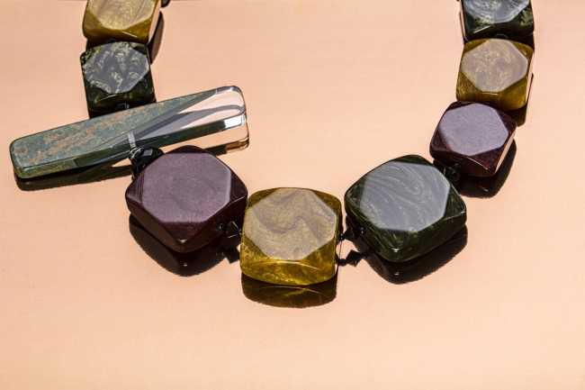 Joyas y obras de arte. La colección Ciniglia de Angela Caputi Giuggiù.