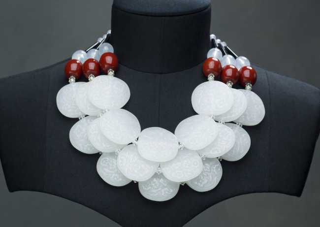 Joyas y obras de arte. La colección Ciniglia de Angela Caputi Giuggiù.