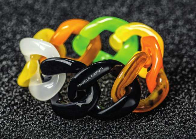 Joyas y obras de arte. La colección Ciniglia de Angela Caputi Giuggiù.