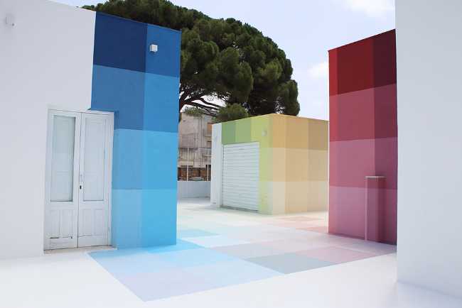 edificios de colores a escala cromática