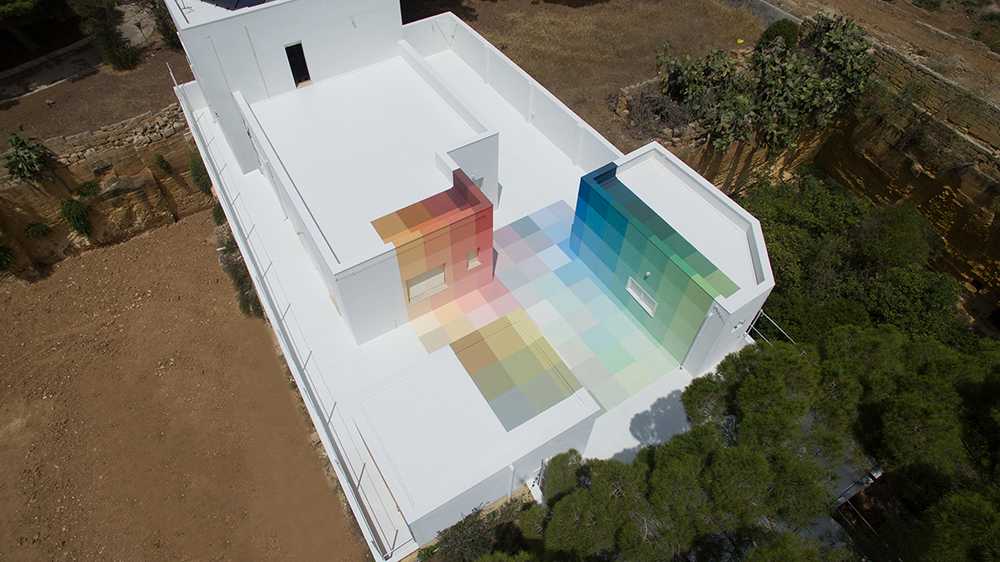 chromatic scale white building