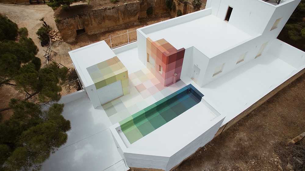 chromatic scale white building