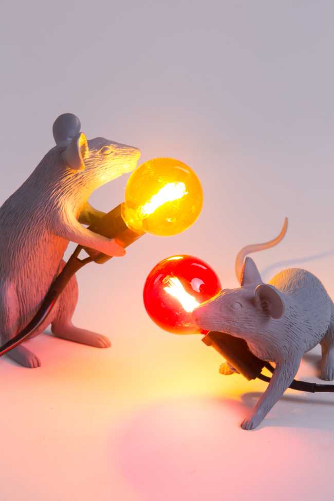 Topini con lampade rossa e gialla