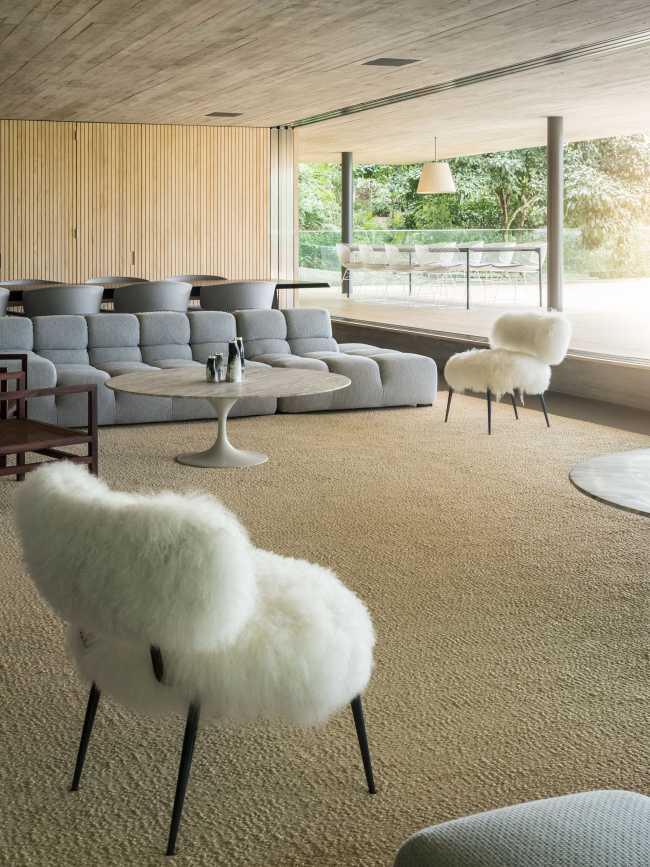 mobilier en verre minimaliste intérieur