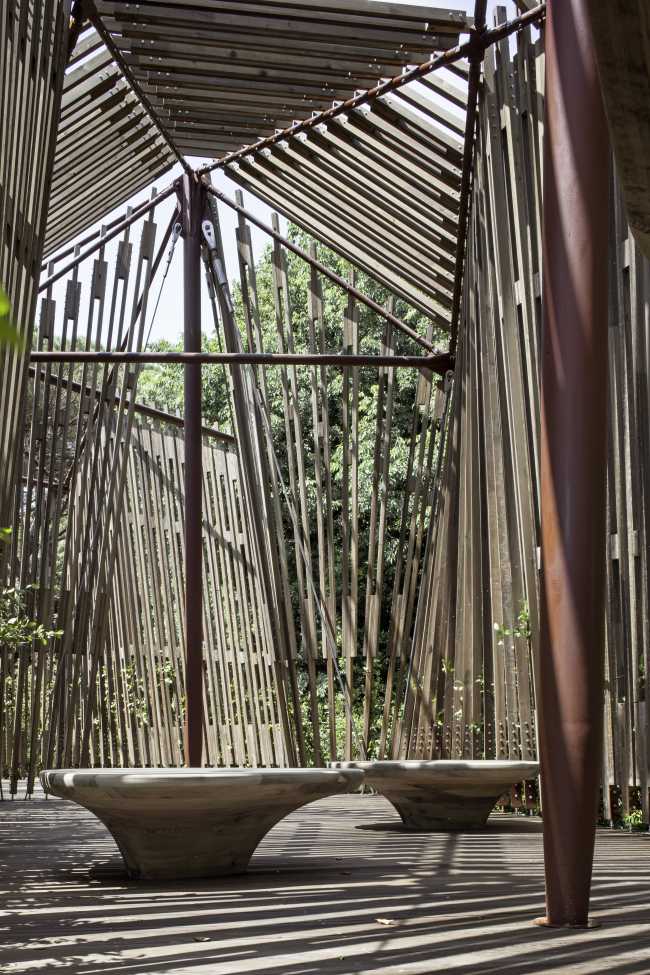 interno cappella struttura in legno Biennale