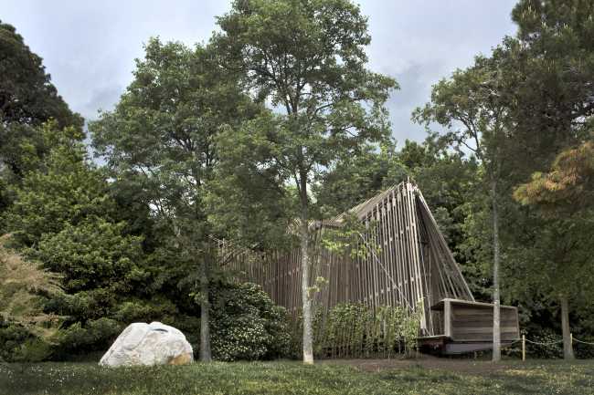 interno cappella struttura in legno Biennale
