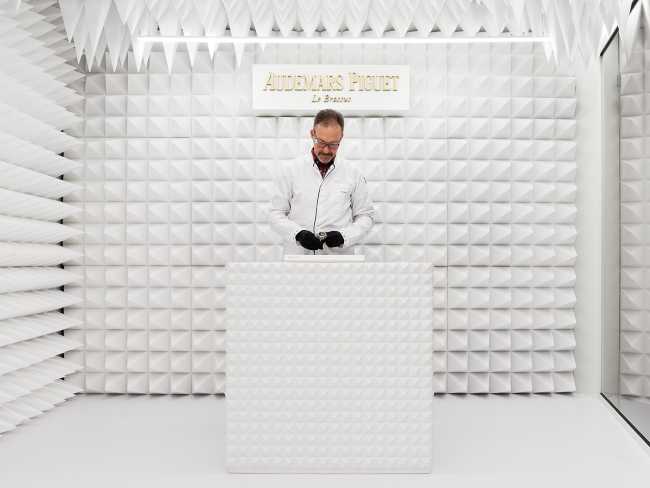 lounge installazione ghiaccio stand orologi arredi rivestimento pareti e soffitto