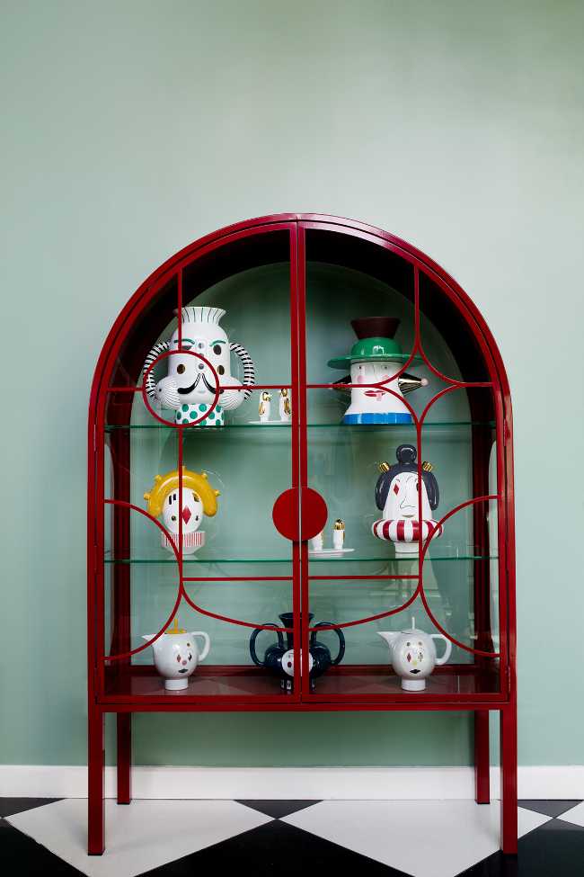 ristorante colori pastello arredi e pareti vetrina