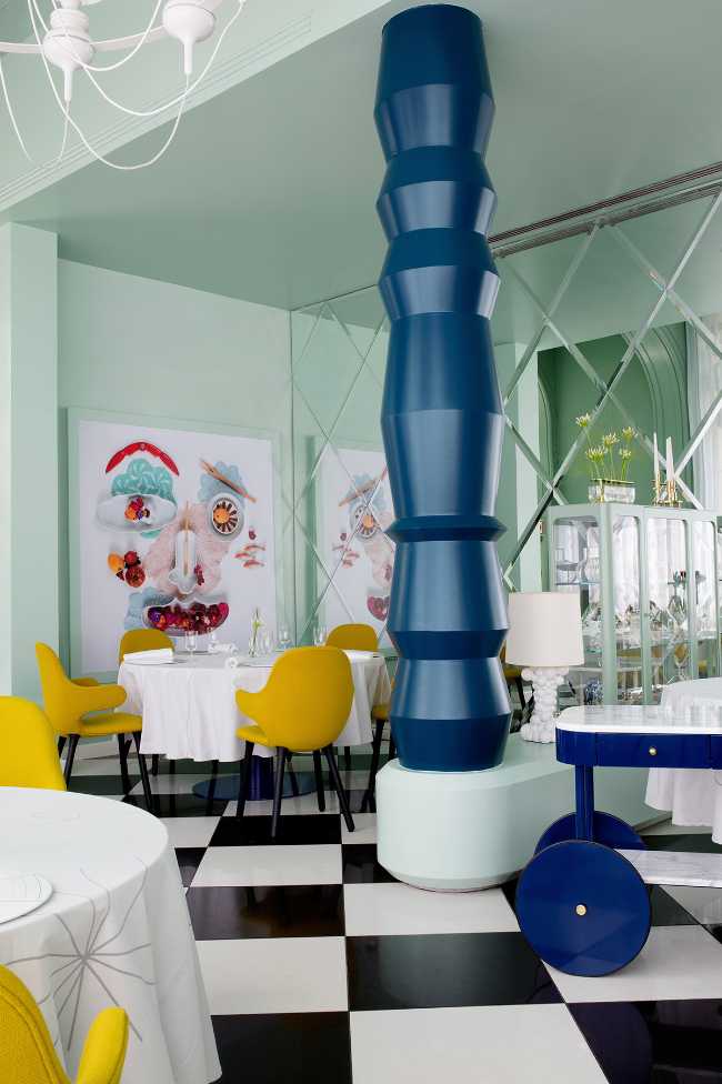 ristorante colori pastello ceramica bianca e nera scacchi