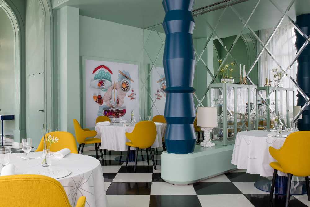 ristorante colori pastello pareti ceramica pavimento a scacchi