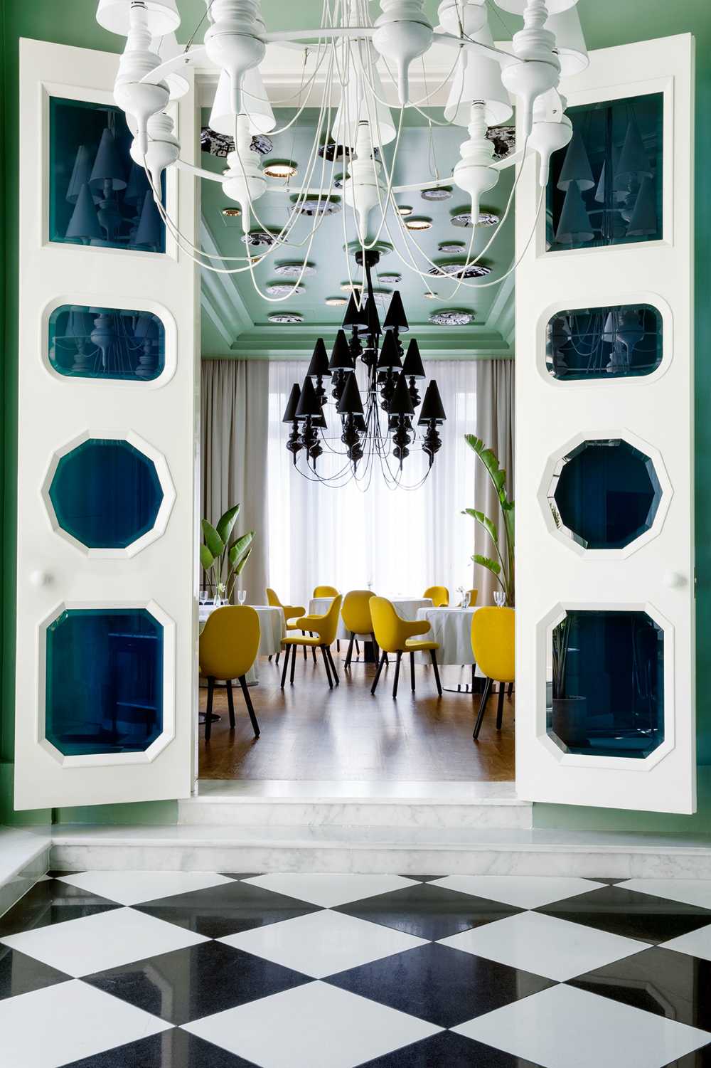 ristorante colori pastello pareti ceramica pavimento a scacchi