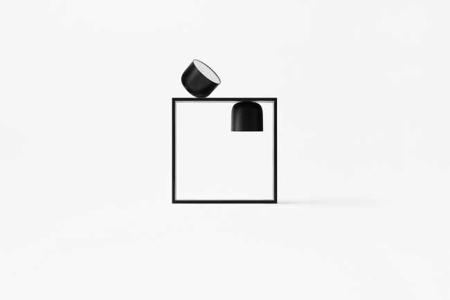 Magnetic frame with lamp