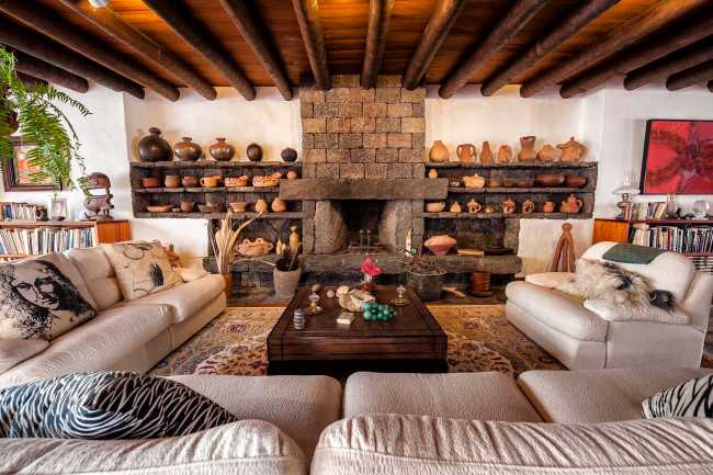 Salotto di una vecchia masseria trasformata in abitazione