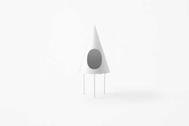 Tables that recall triangular curtains