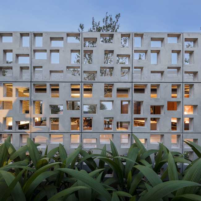 Pared de hormigón perforado