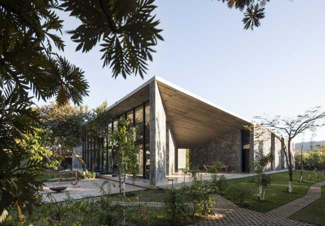 Villa de piedra y cemento