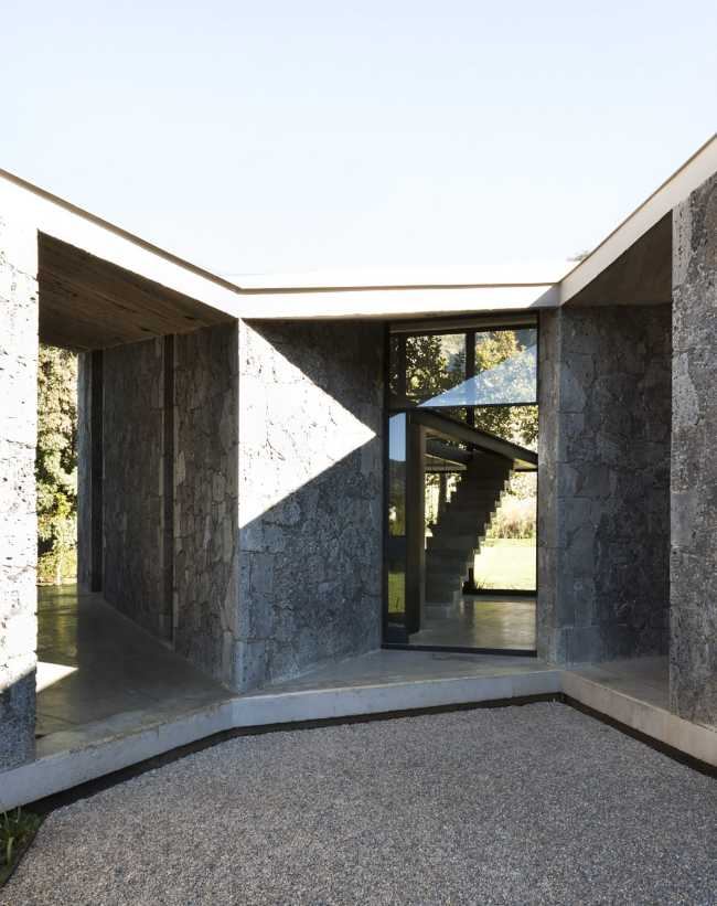 Villa de piedra contemporánea