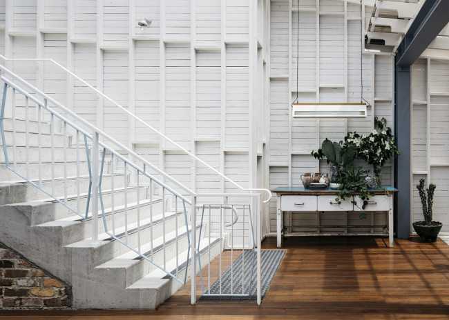 Internal staircase motel