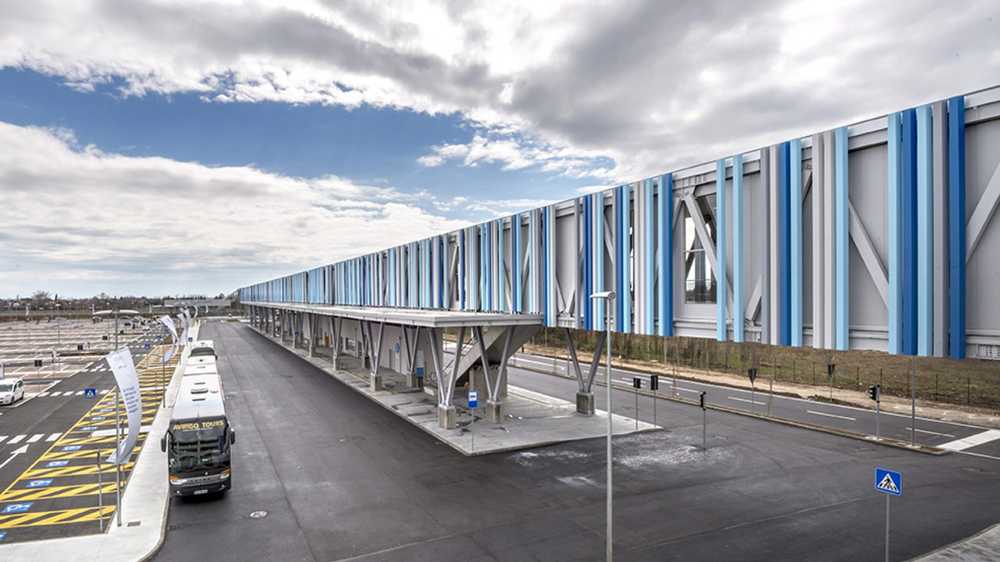 Aeropuerto con elevaciones de colores