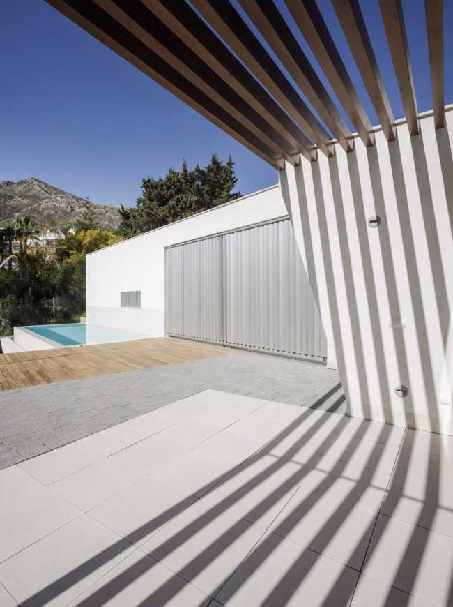 Villa e gioco di luci e ombre