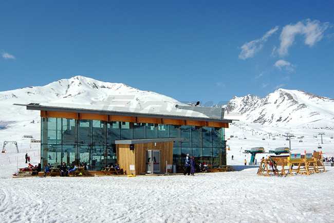 Hut integrated with nature