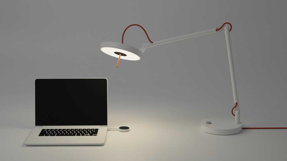 white lacquered aluminium table lamp