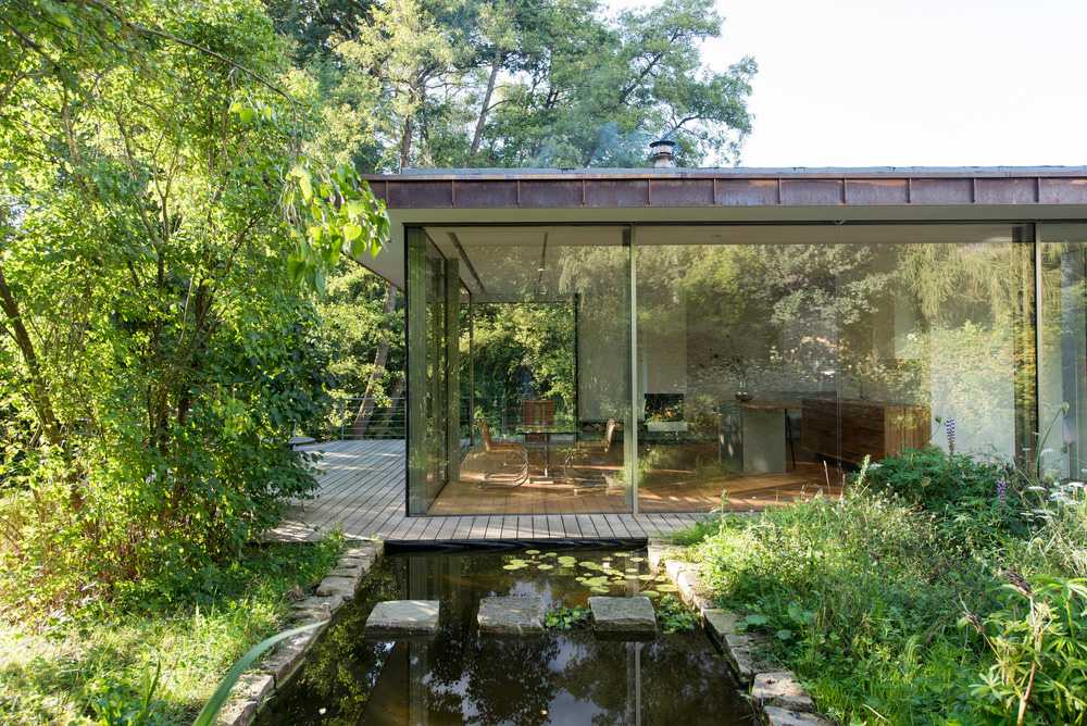 villa vetrata minimale legno