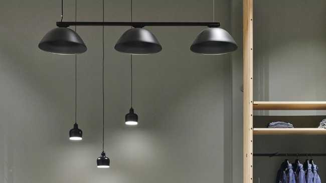 store germania luci sospese sul bancone