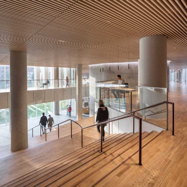 interno ingresso pavimento legno