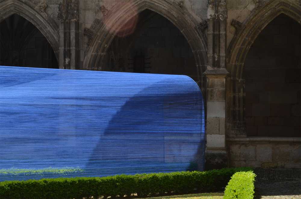 installation textile de jardin de cloître