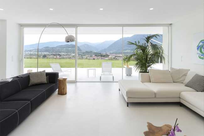 villa bianco vetrata