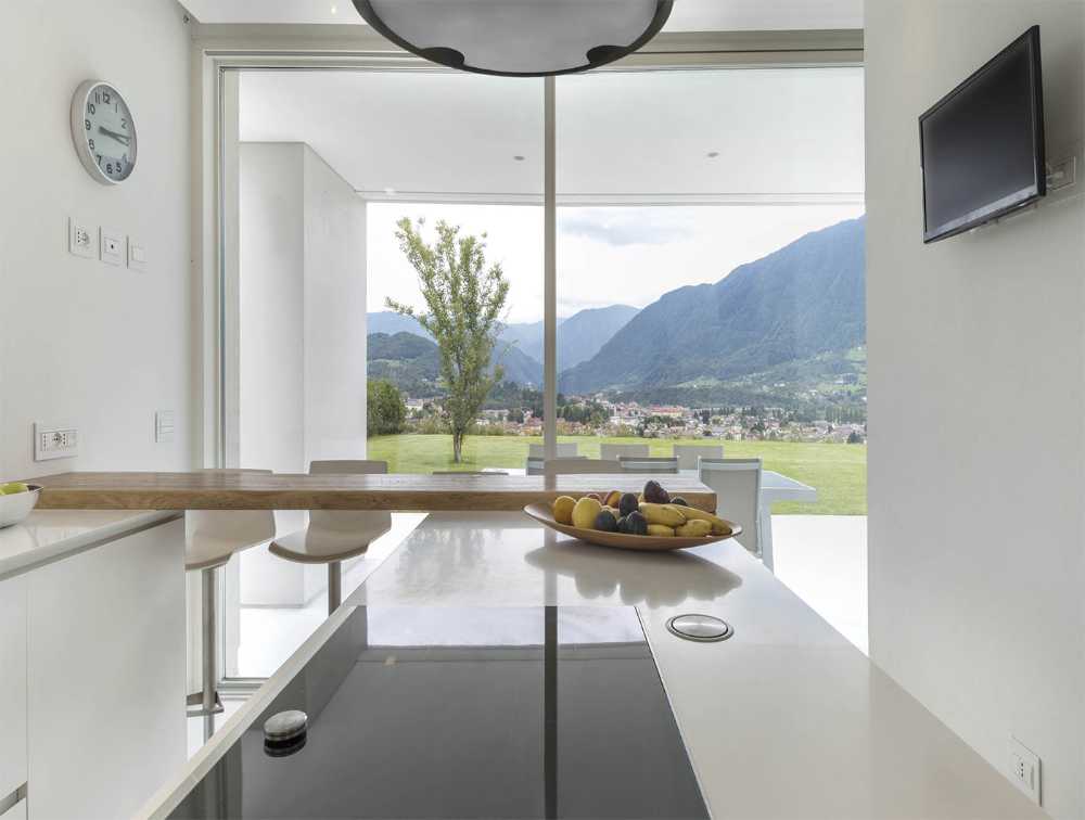 villa bianco vetrata