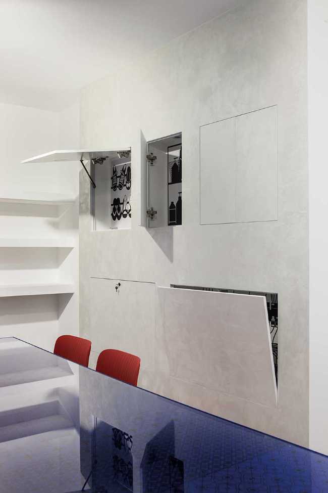 Mobili minimal con decorazioni artigianali