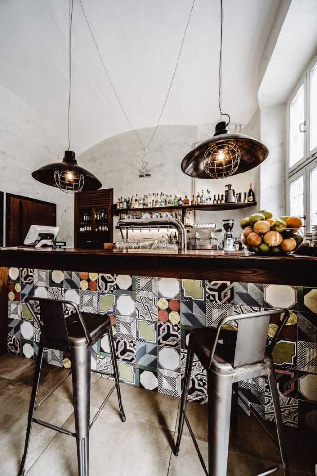 bancone rivestito in ceramica