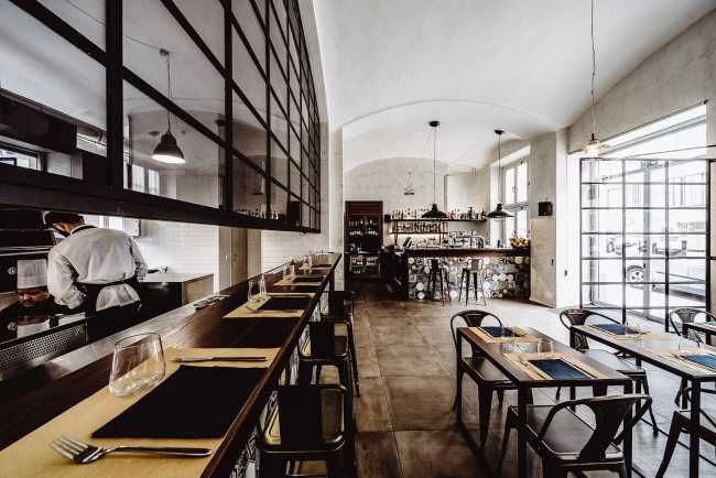 porta ingresso a bilico metallica