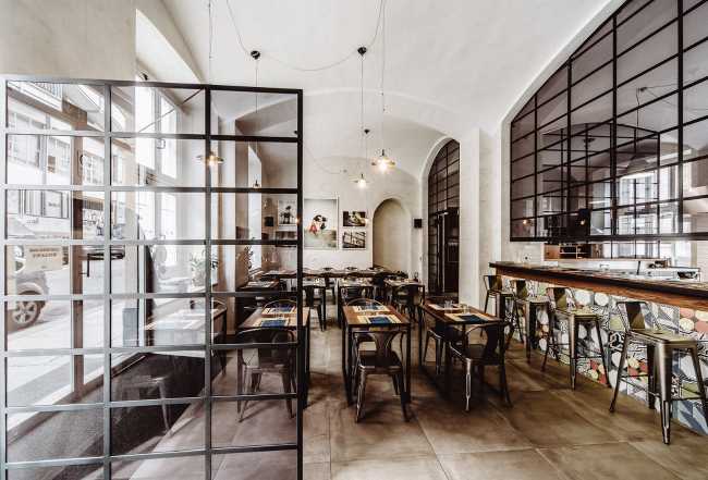 porta ingresso a bilico metallica