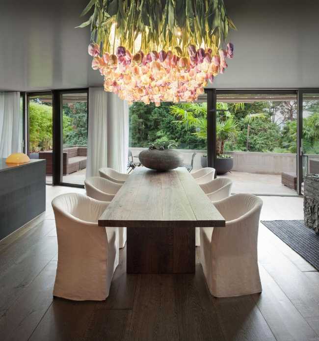 Lampadario a soffitto a forma di tulipani