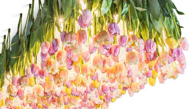 Lampadario a soffitto a forma di tulipani