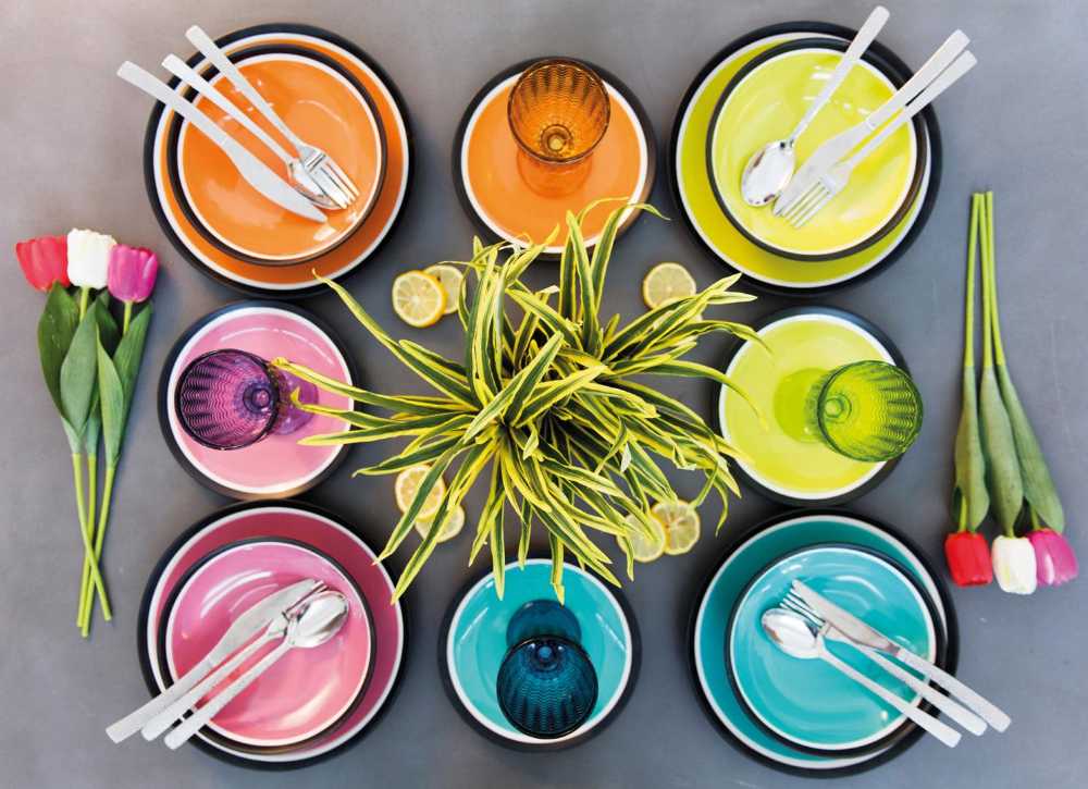 Decorazioni piatti colorati