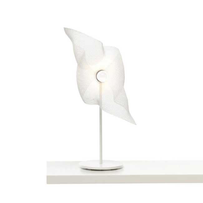 Lampada dalle forme sinuose bianca