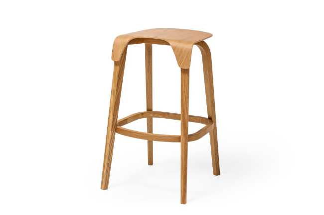 Sgabello in legno ispirato alla natura