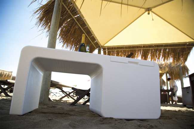 tavolo da esterno con frigo incorporato bianco