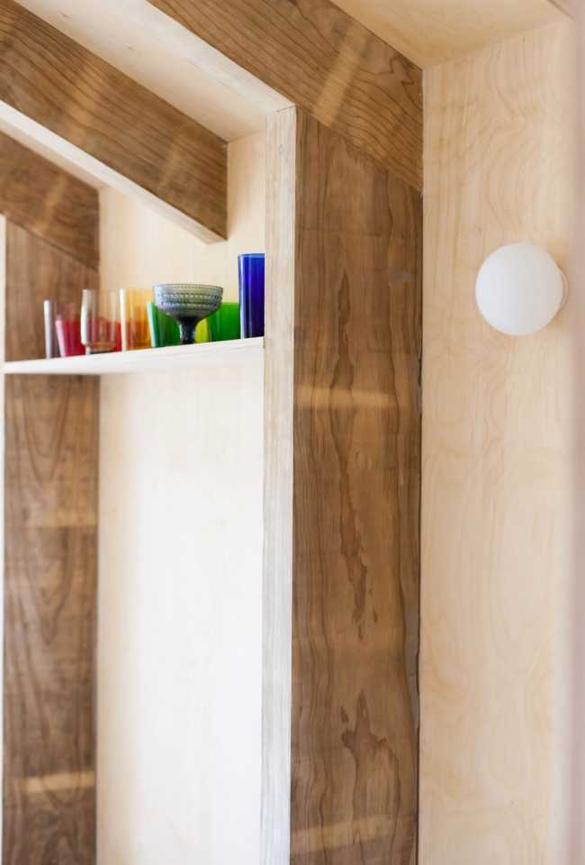 Estructura de madera con vigas y pilares